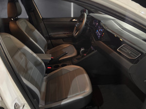 Nivus 1.0 4P FLEX 200 TSI HIGHLINE TURBO AUTOMÁTICO